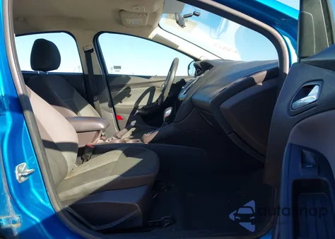 2014 Ford Focus Se z USA, uszkodzony, nr VIN 1FADP3K25EL123916